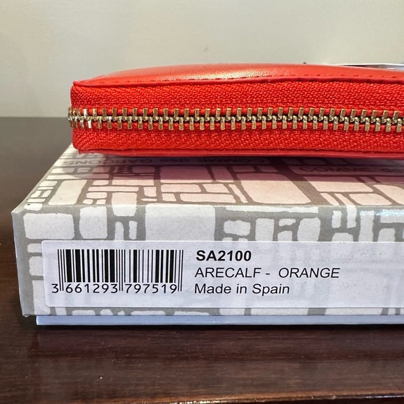 New Comme des Garcons red zip around wallet - Picture 10 of 10